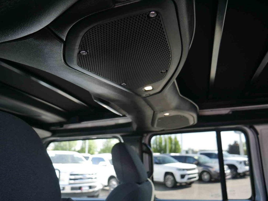 Used 2024 Silver Jeep Rubicon image 18