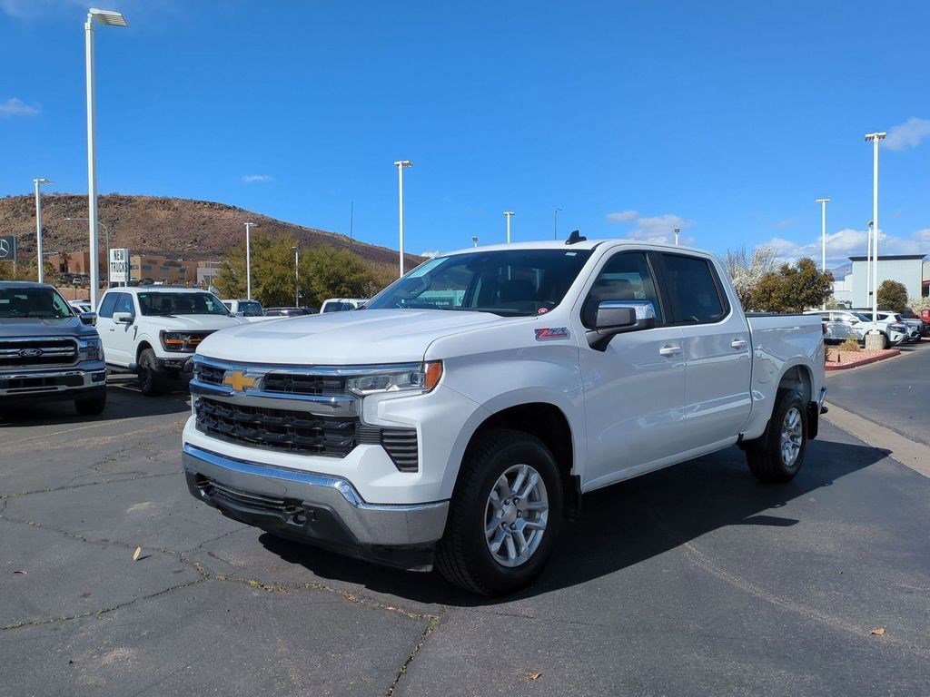 Used 2024 White Chevrolet LT image 7