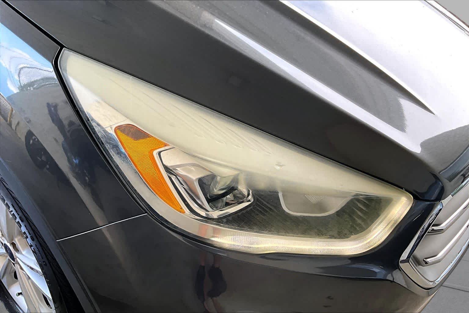 Used 2017 Magnetic Ford SE image 26