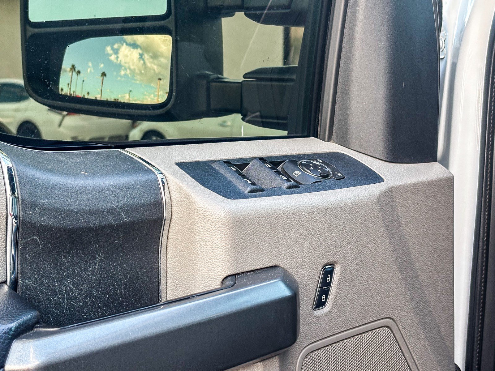Used 2017 Oxford White Ford XLT image 14