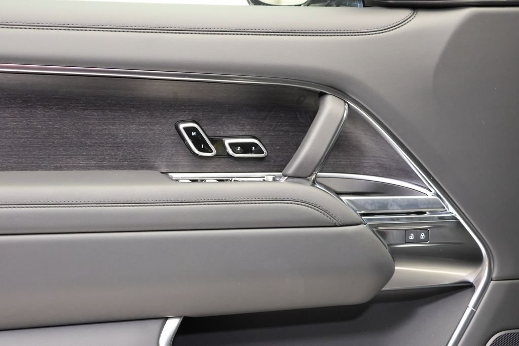 New 2026 Carpathian Grey LAND ROVER SE image 26