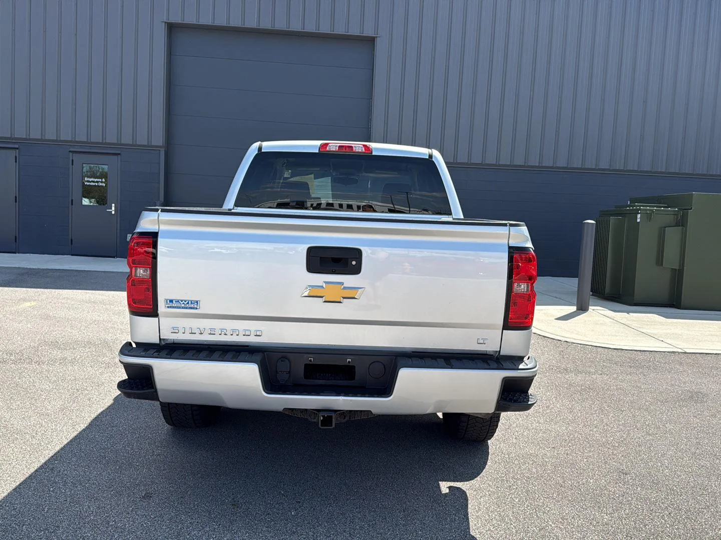 Used 2018 Silver Ice Metallic Chevrolet LT image 4
