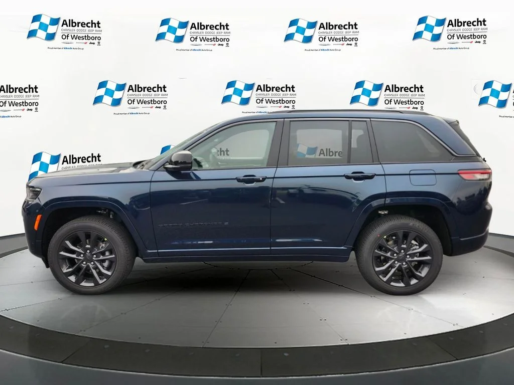 New 2026 Fathom Blue Pearl-Coat Exterior Paint Jeep Limited Reserve image 2