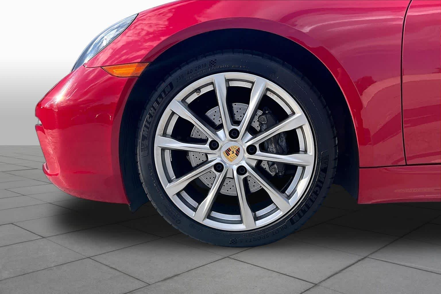 Used 2019 Carmine Red Porsche  image 10