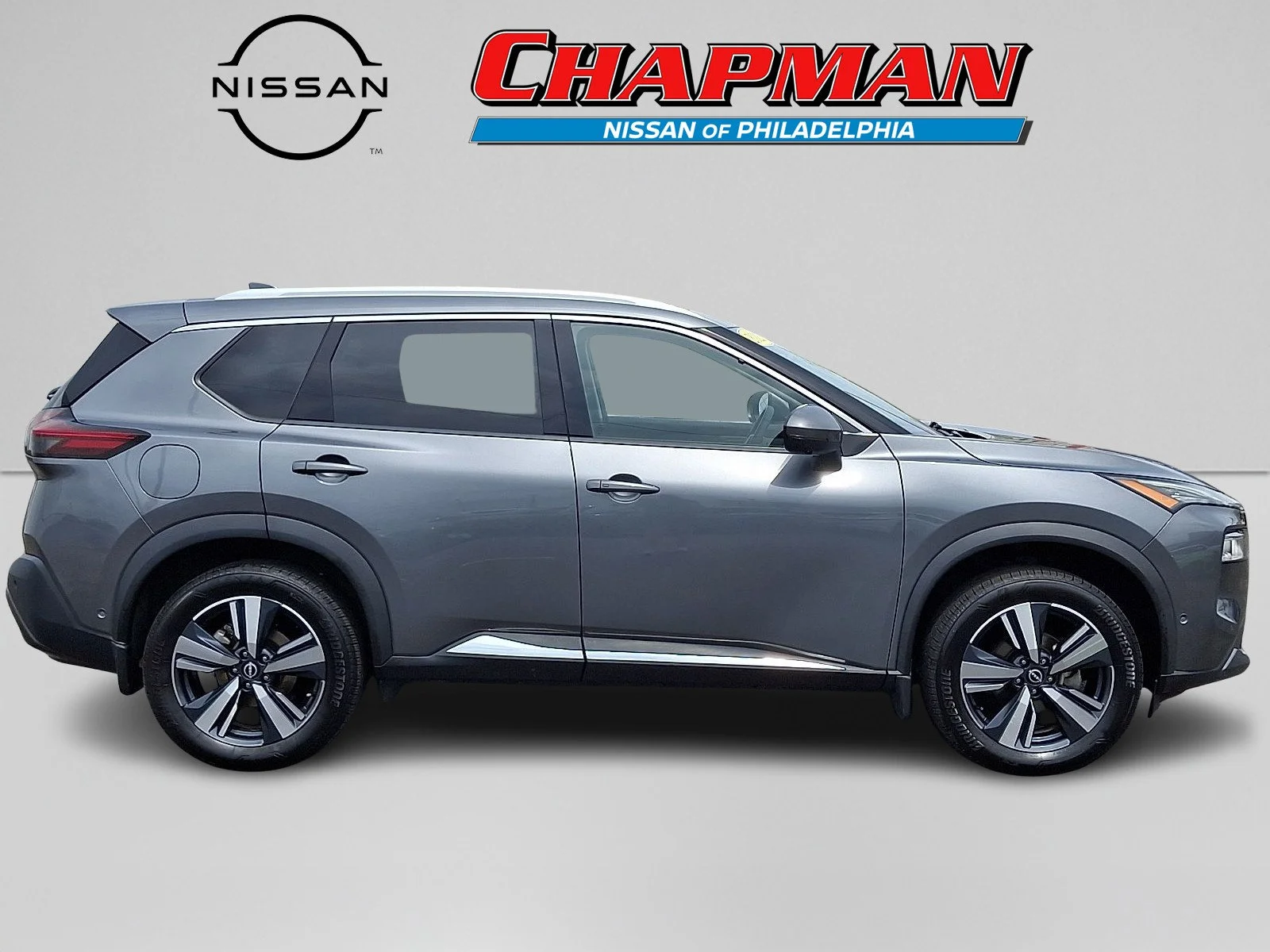 Used 2023 Gun Metallic Nissan SL image 7
