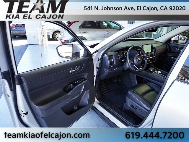 Used 2024 Silver Nissan SL image 41