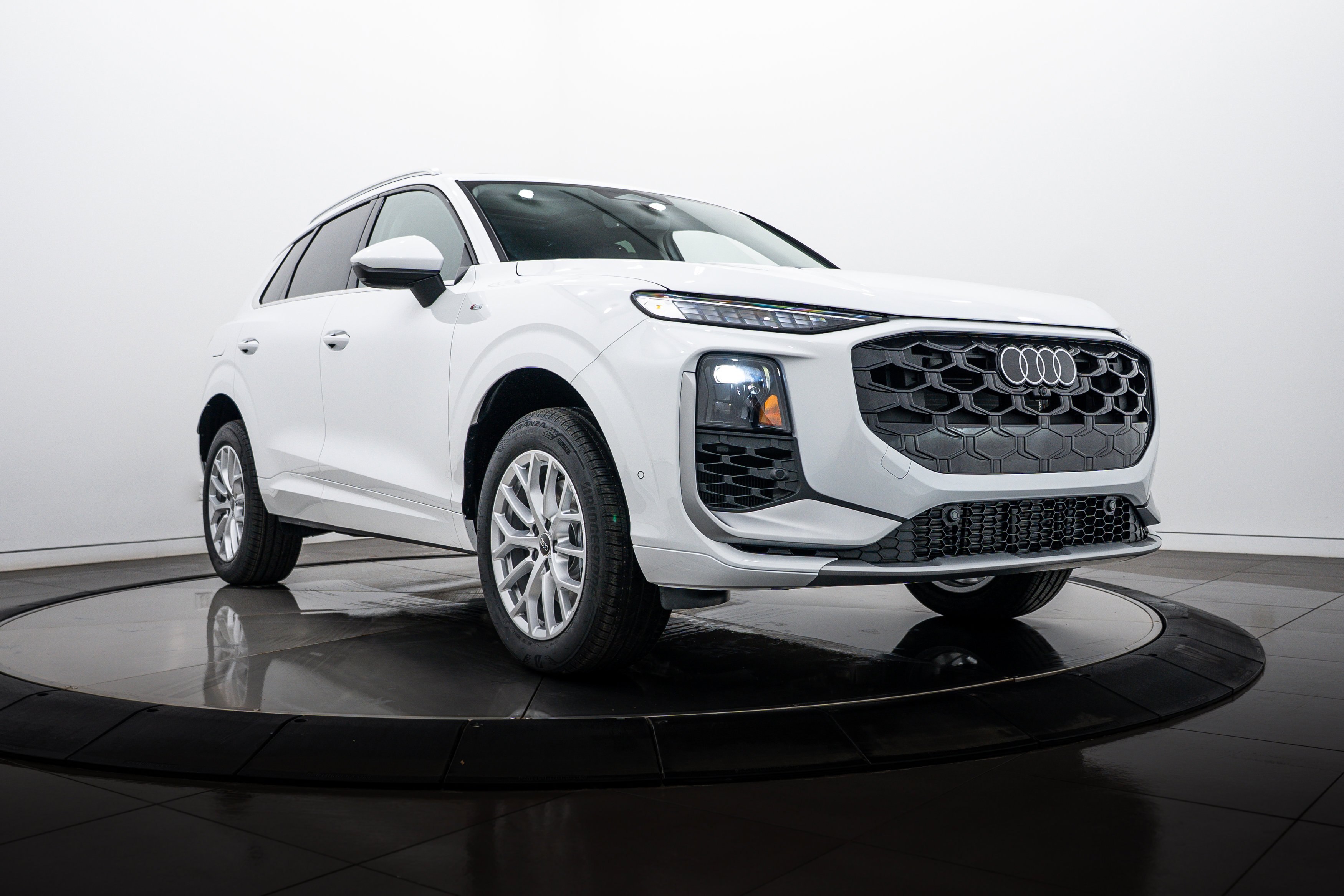2026 Audi Q3 S line quattro's photo