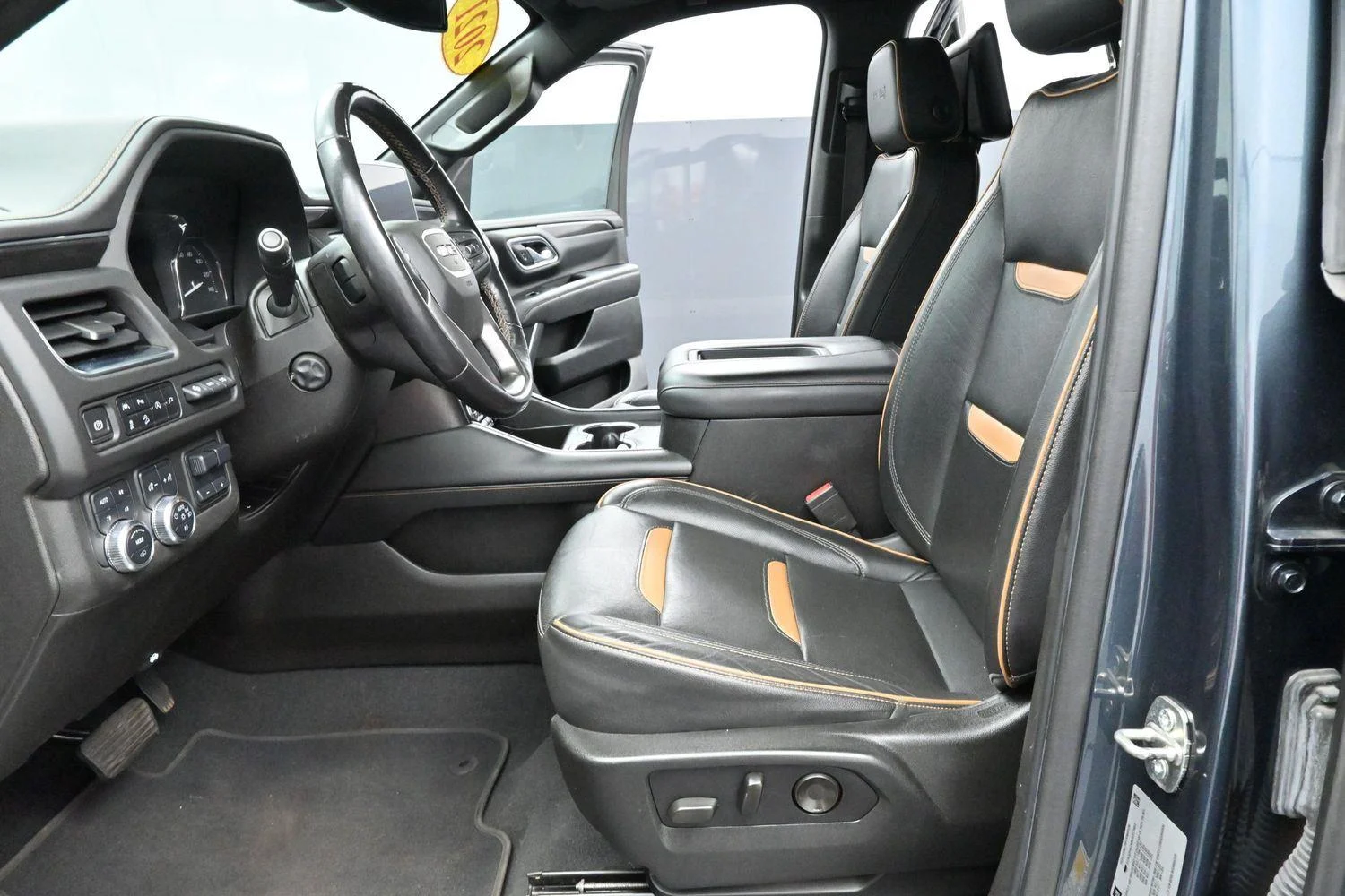 Used 2021 Dark Sky Metallic GMC AT4 image 16