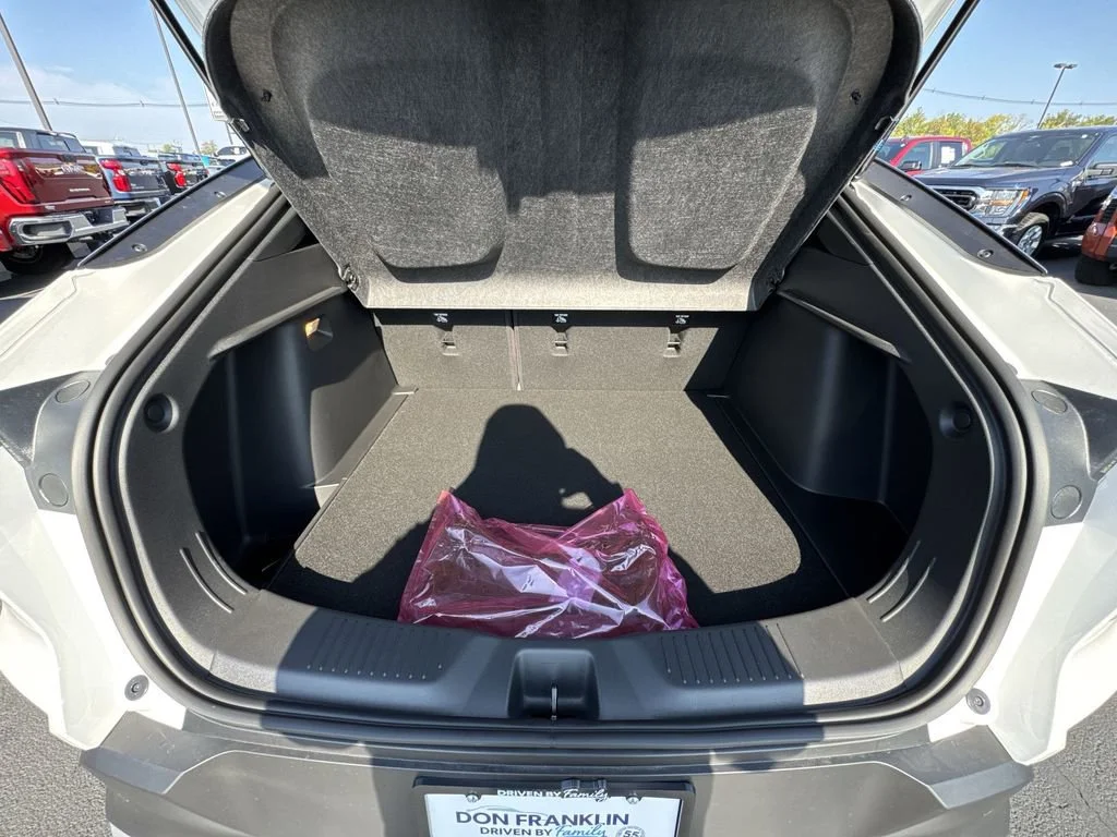 New 2026 Summit White Buick Preferred image 23