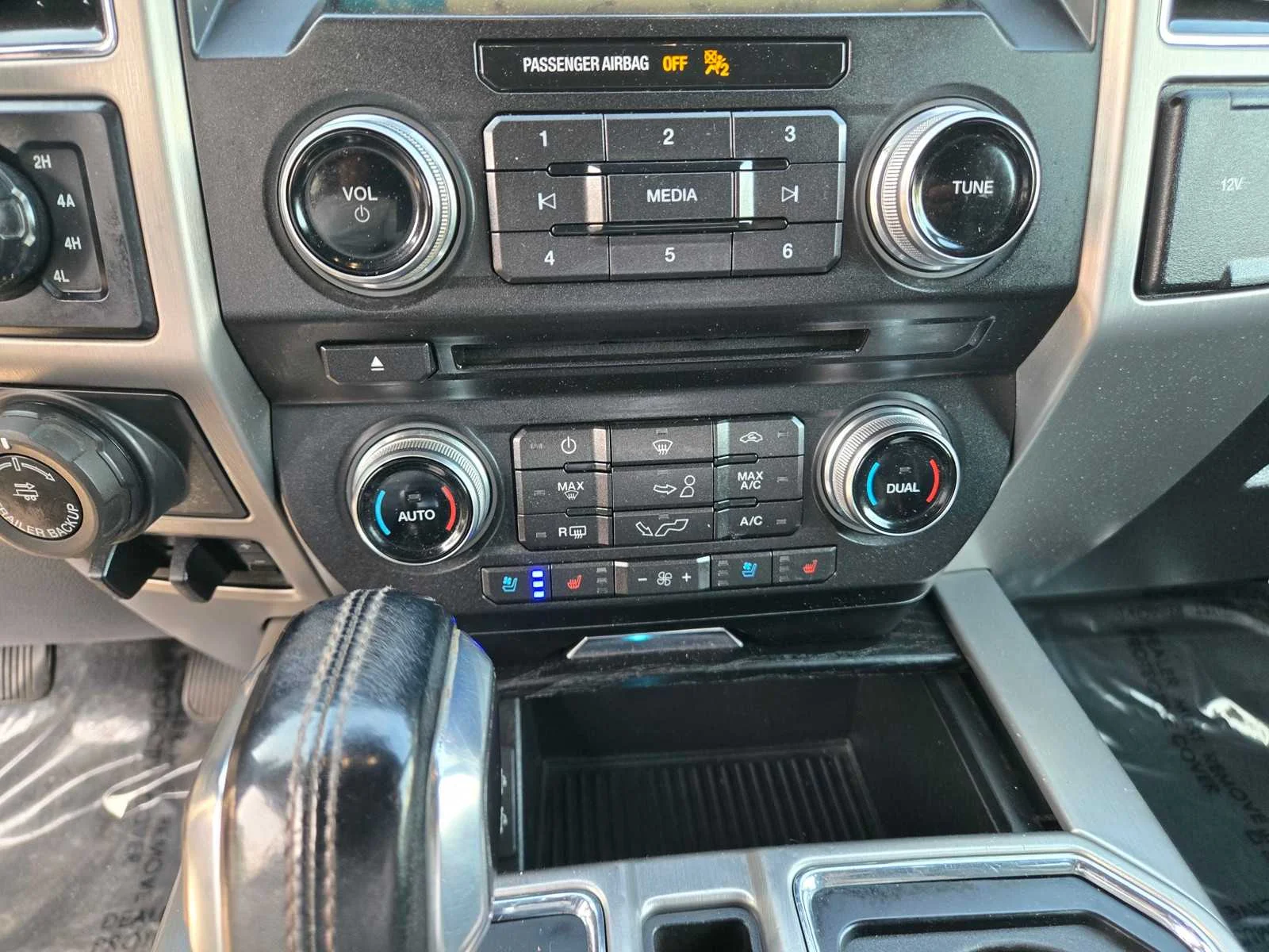 2018 Ford F-150 Platinum - Photo 19