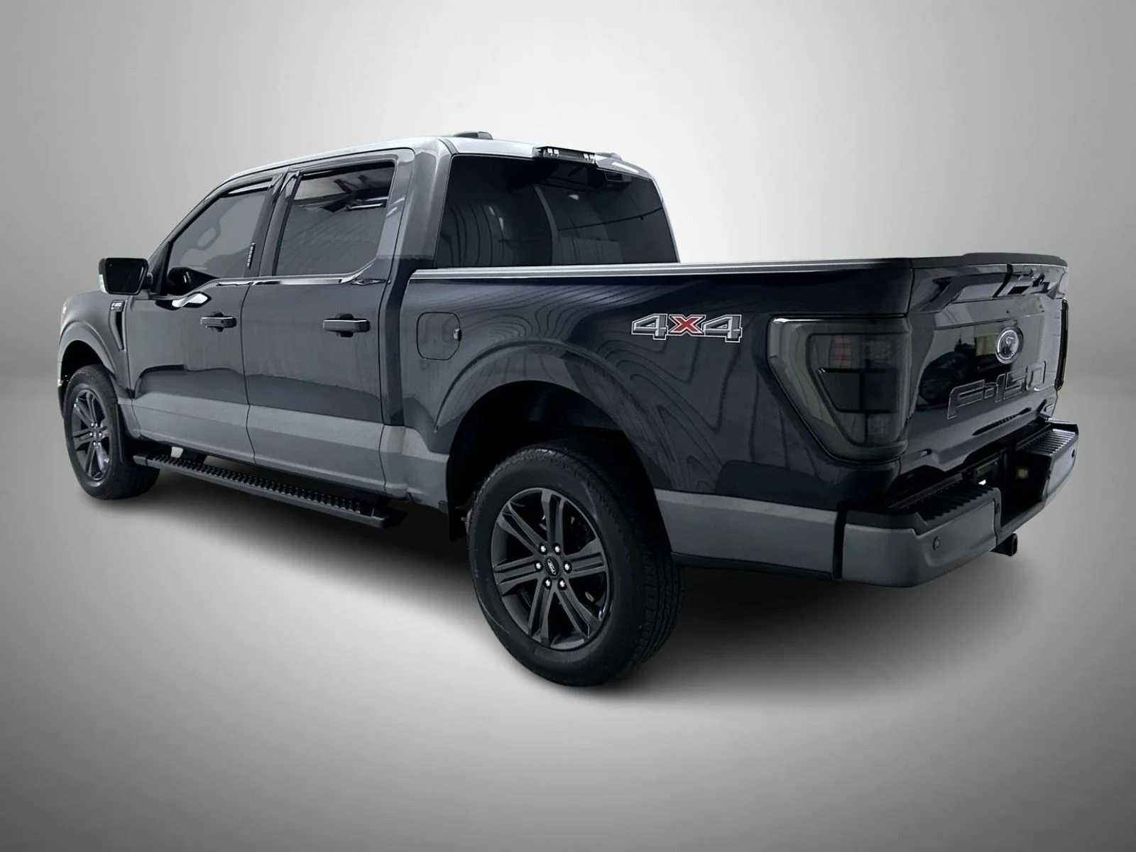 Used 2023 Blue Ford XLT image 7