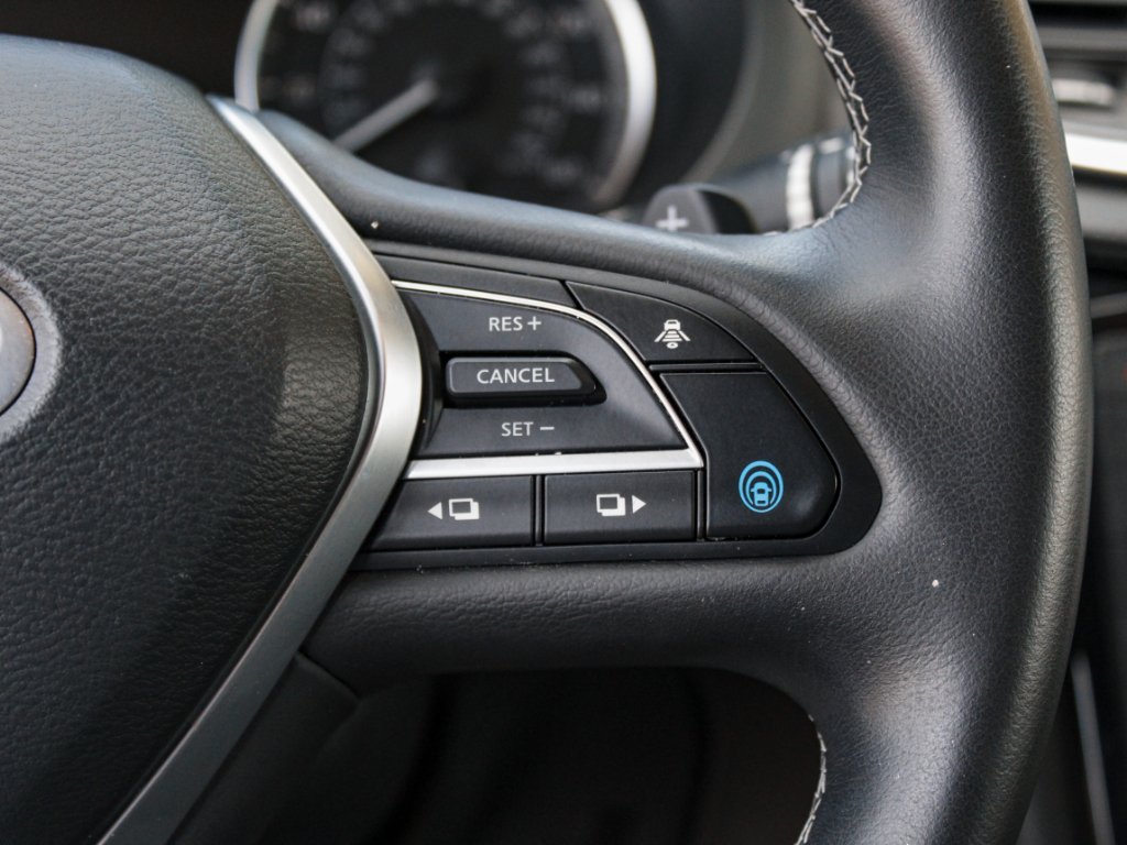Used 2024 Hermosa Blue INFINITI LUXE image 15