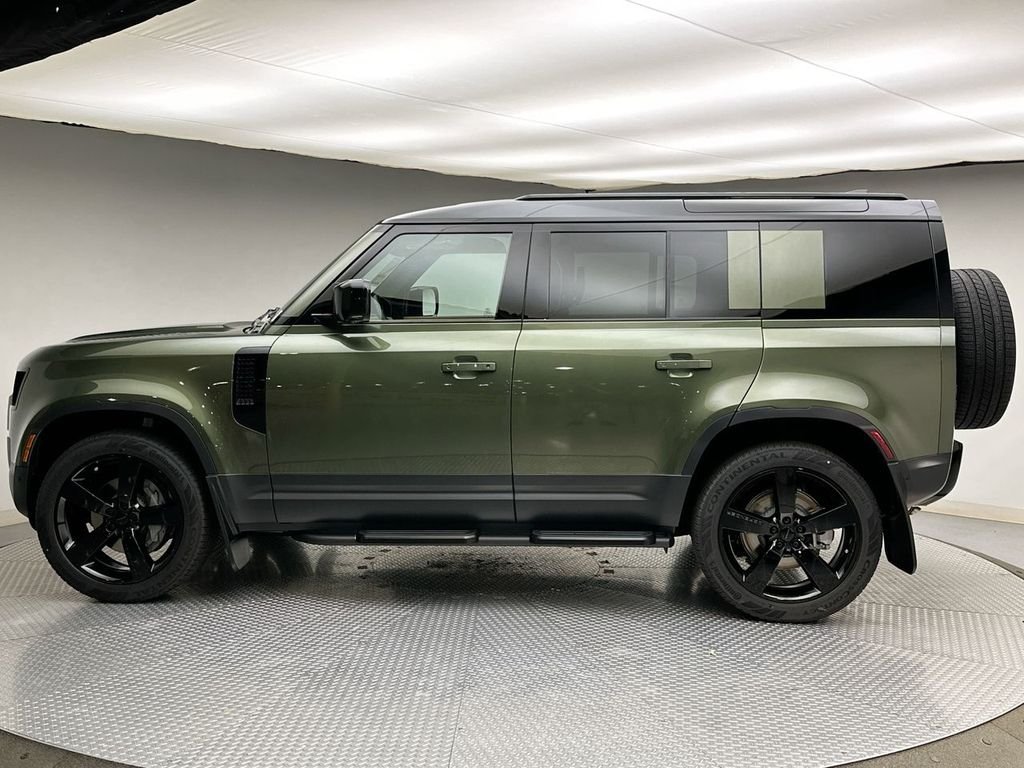 New 2026 Woolstone Green Land Rover S image 2