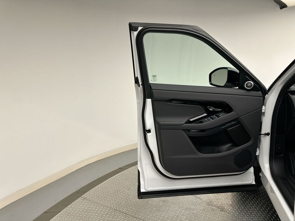 Used 2026 Fuji White Land Rover S image 9