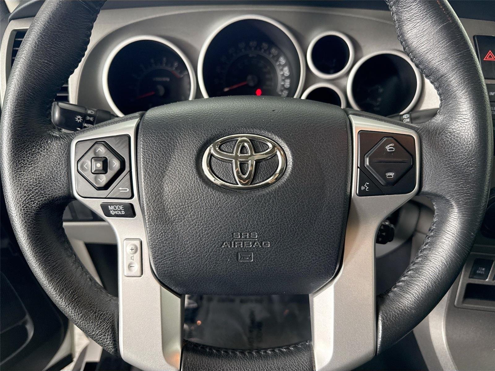 Used 2016 Super White Toyota SR5 image 15