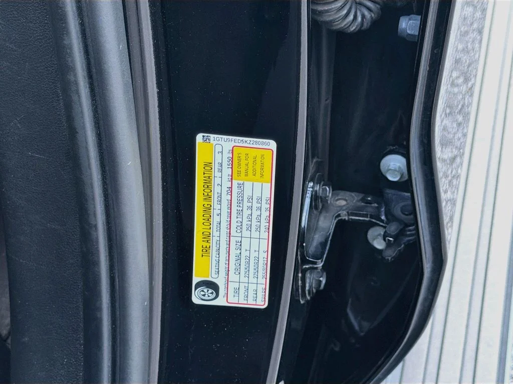Used 2019 Onyx Black GMC Denali image 33