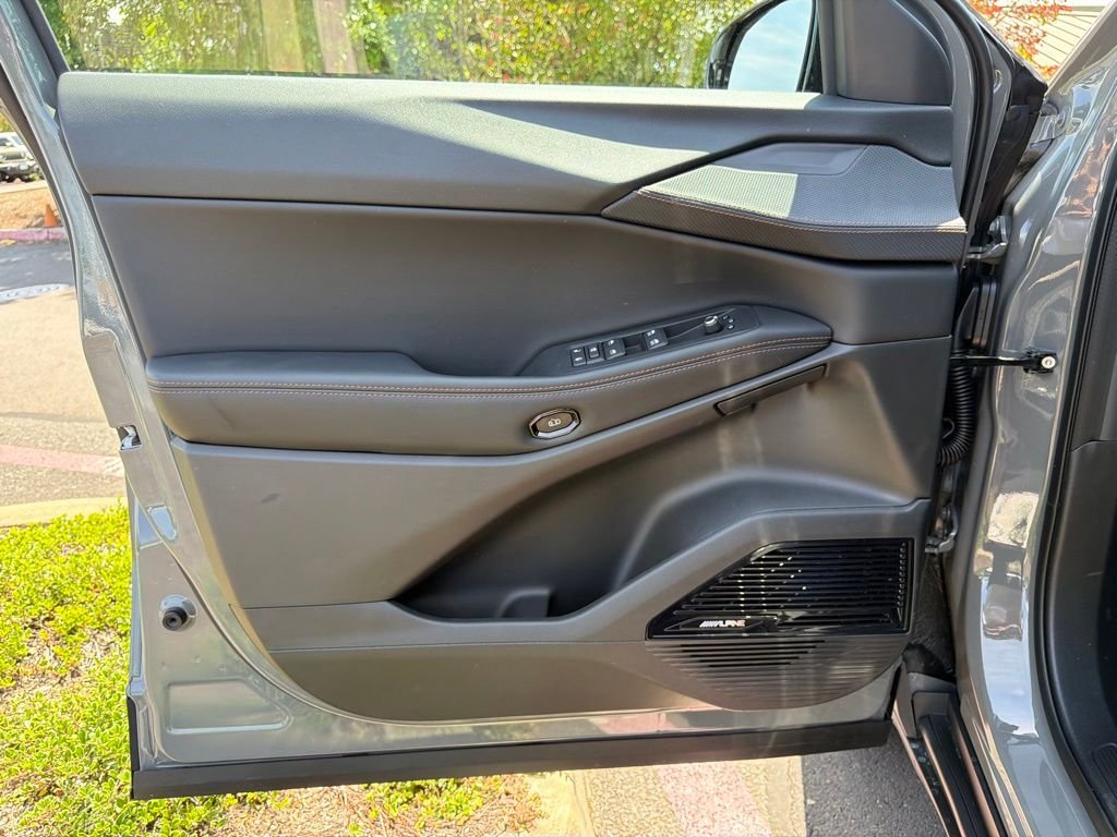 New 2026 Sting-Gray Clear-Coat Exterior Paint Jeep Limited image 12