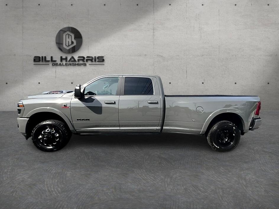 New 2027 Ceramic Gray Clear-Coat Exterior Paint RAM Limited image 9