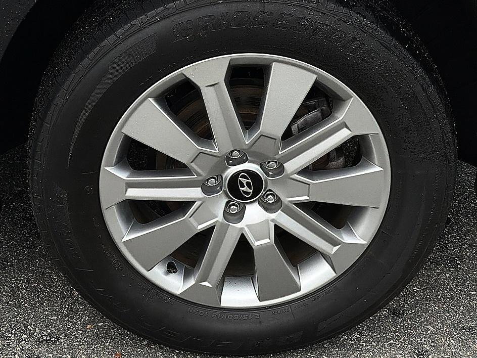 Used 2023 Abyss Black Pearl Hyundai SEL image 6