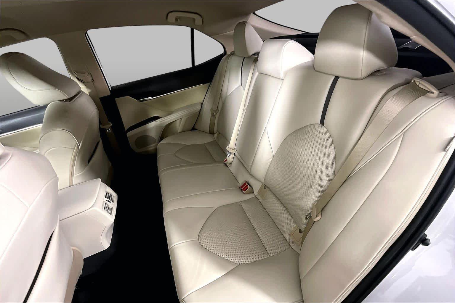 Used 2023 Wind Chill Pearl Toyota XLE image 18