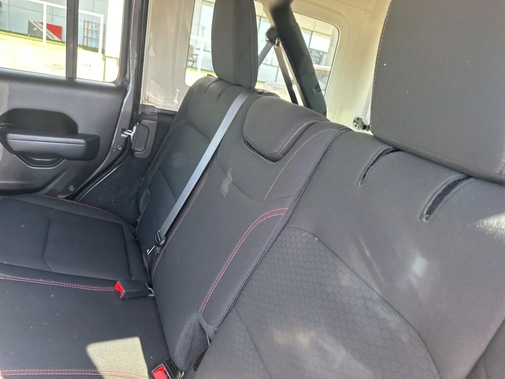 Certified Used 2022 Gray Jeep Unlimited Rubicon image 29