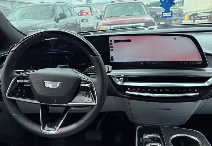 Used 2024 Crystal White Tricoat Cadillac Luxury image 4