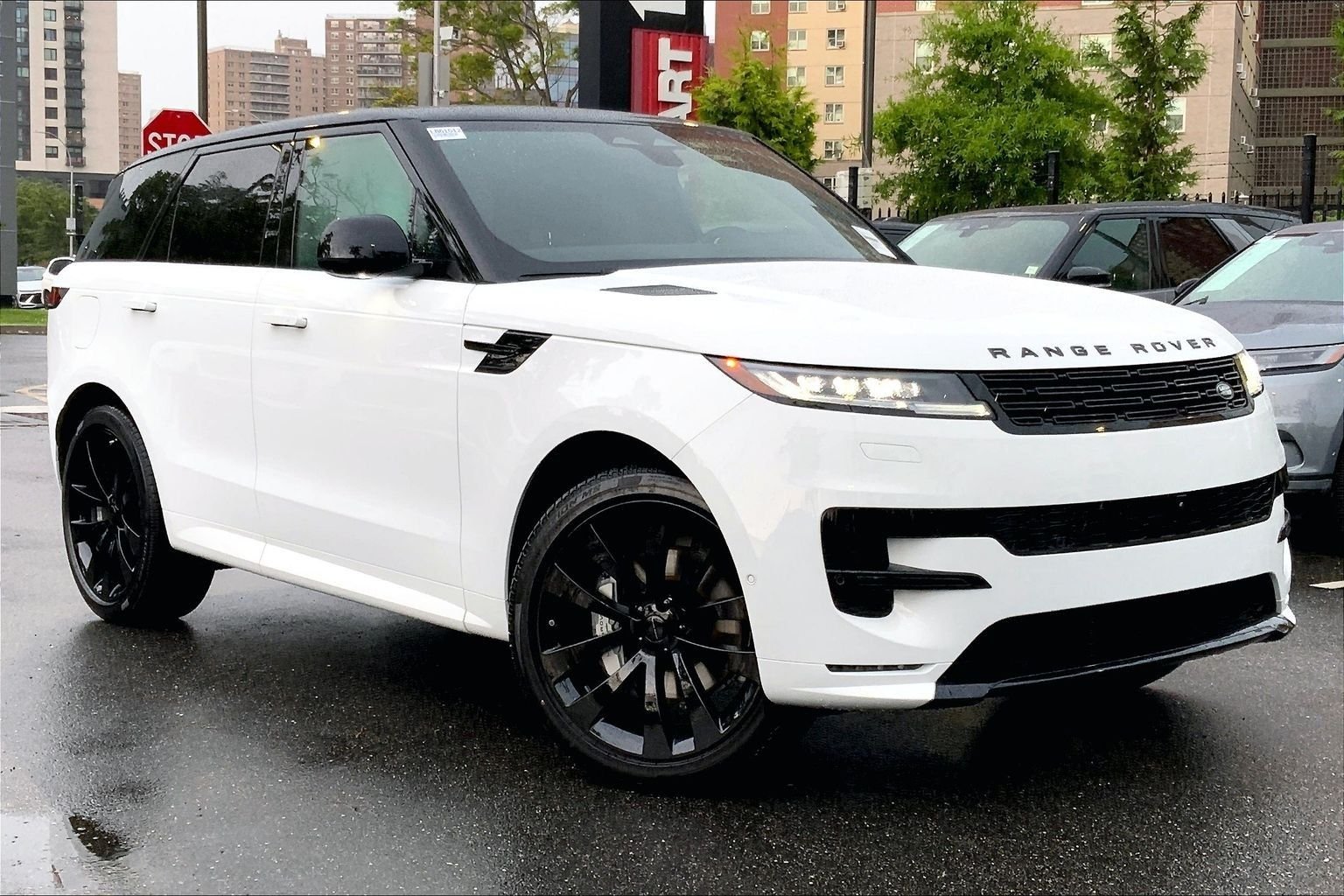 New 2026 Fuji White Land Rover Dynamic SE image 2