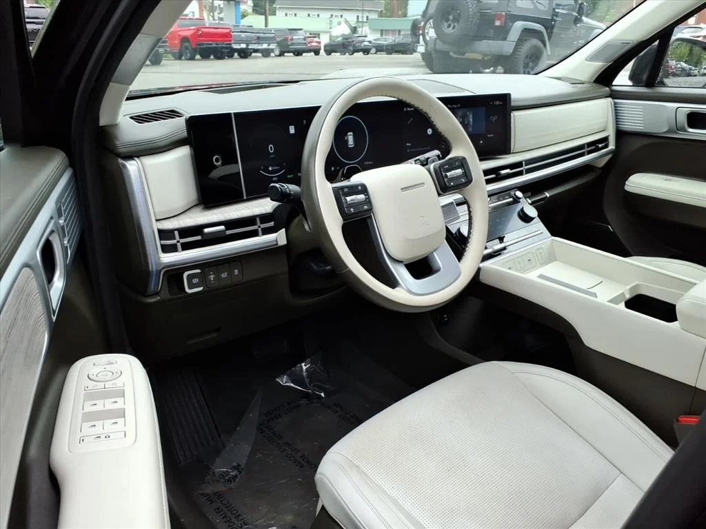 Used 2024 Black Hyundai Calligraphy image 9