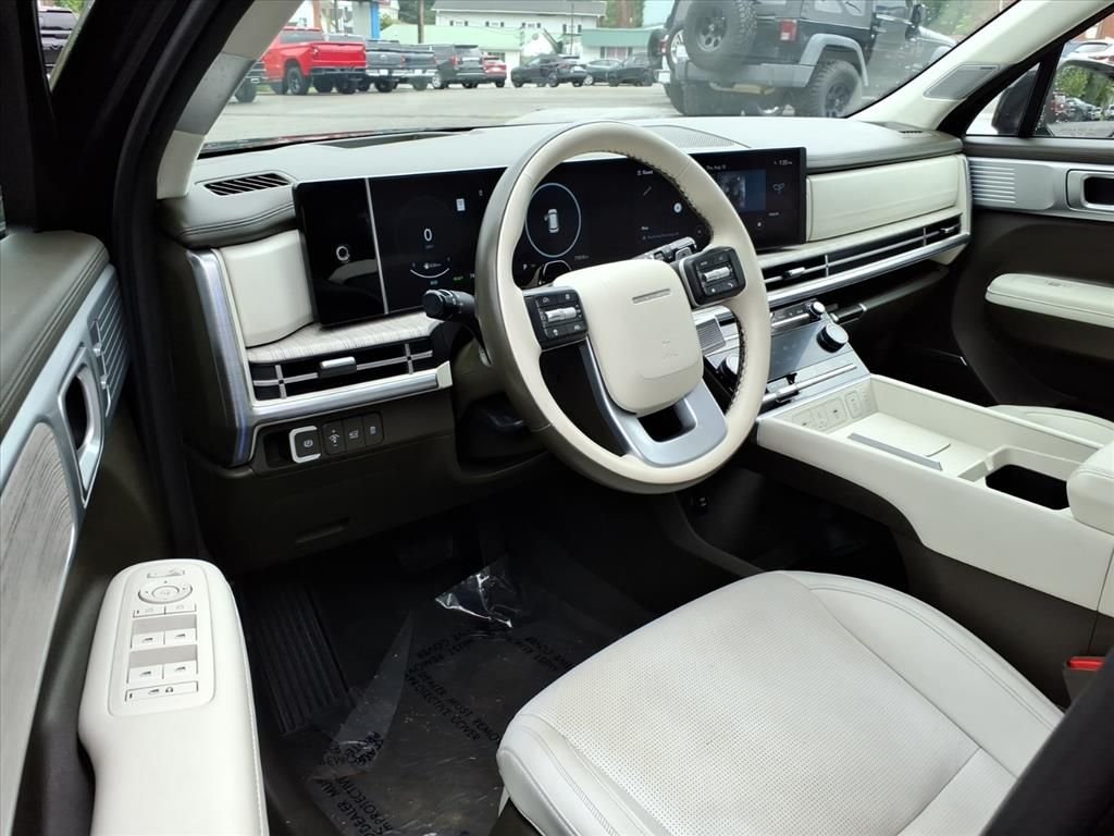 Used 2024 Black Hyundai Calligraphy image 9