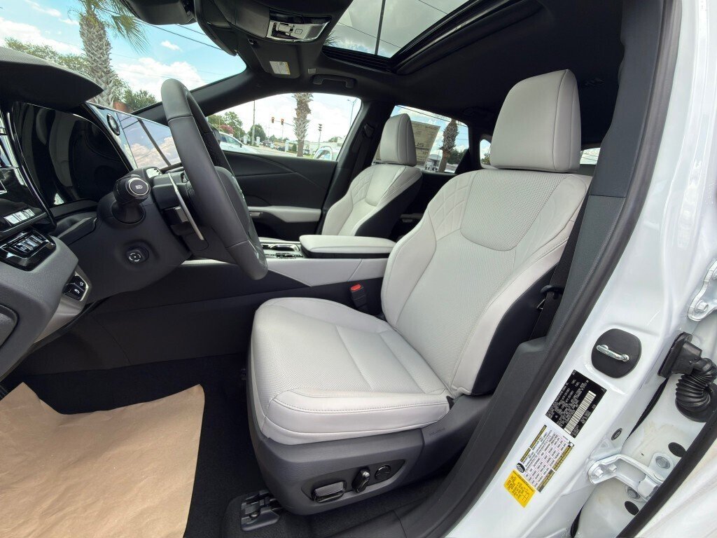 New 2026 Ultra White Lexus F SPORT DESIGN image 16