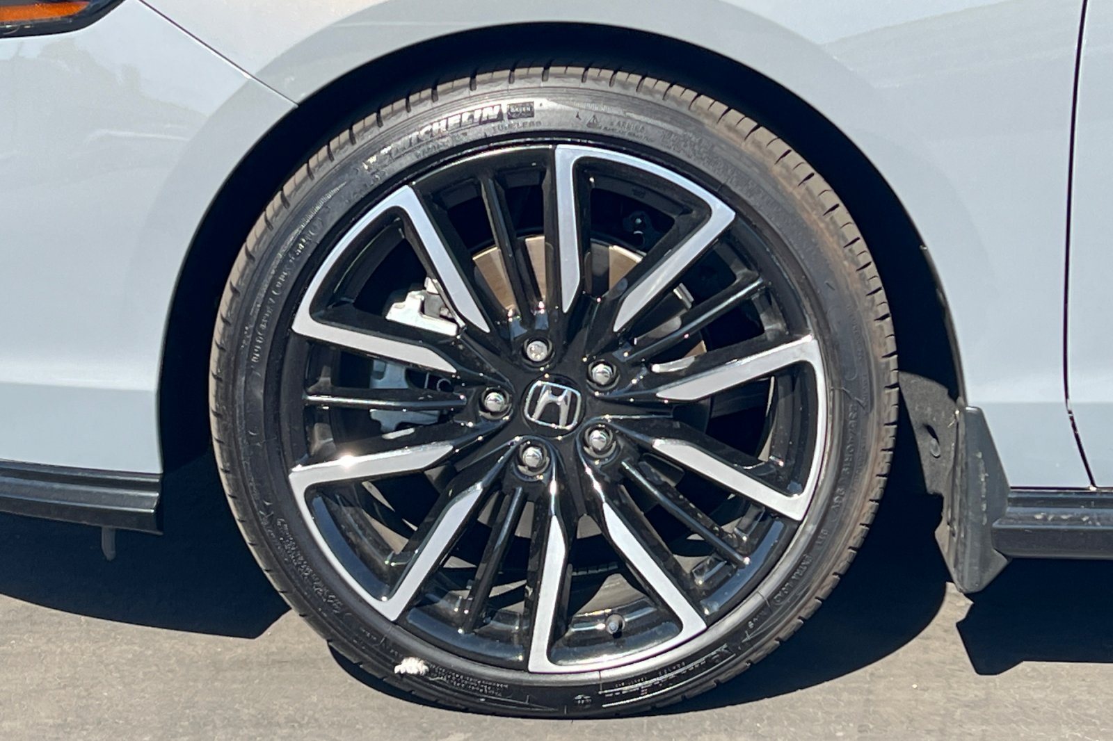 Used 2025 Urban Gray Pearl Honda Touring image 25