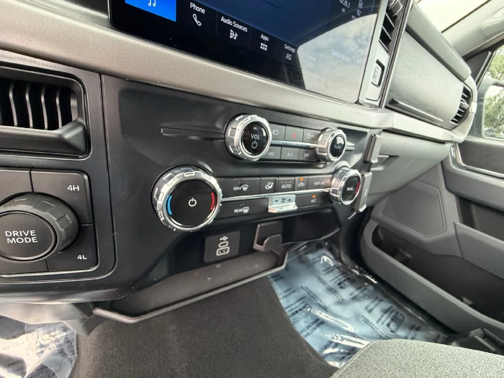 2025 Ford F-150 XLT - Photo 22