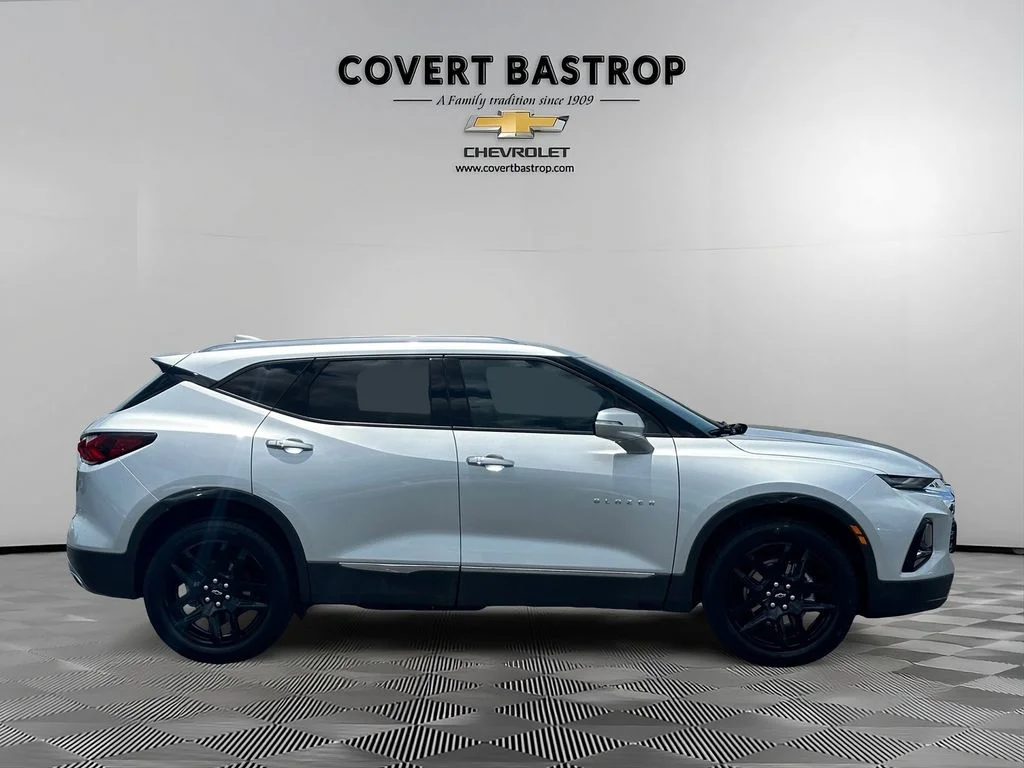 Used 2022 Silver Chevrolet Premier image 7