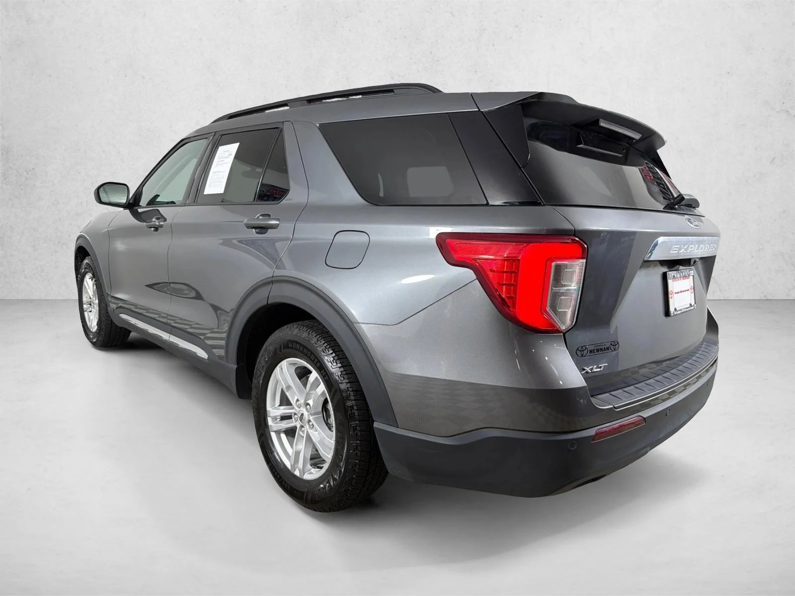 Used 2023 Carbonized Gray Metallic Ford XLT image 5