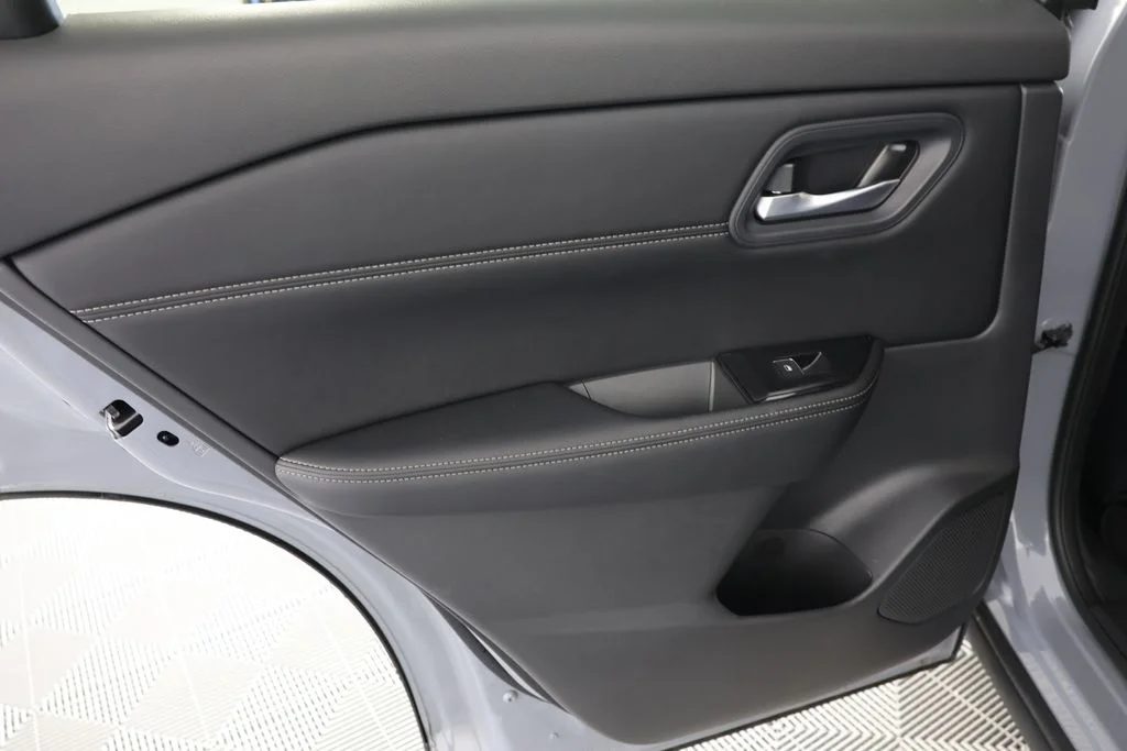 Used 2025 Boulder Gray Nissan SL image 25