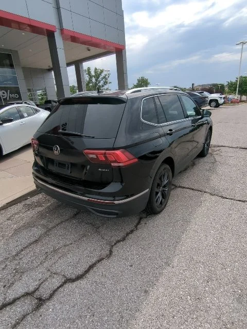 Used 2022  Volkswagen 2.0T SE image 9