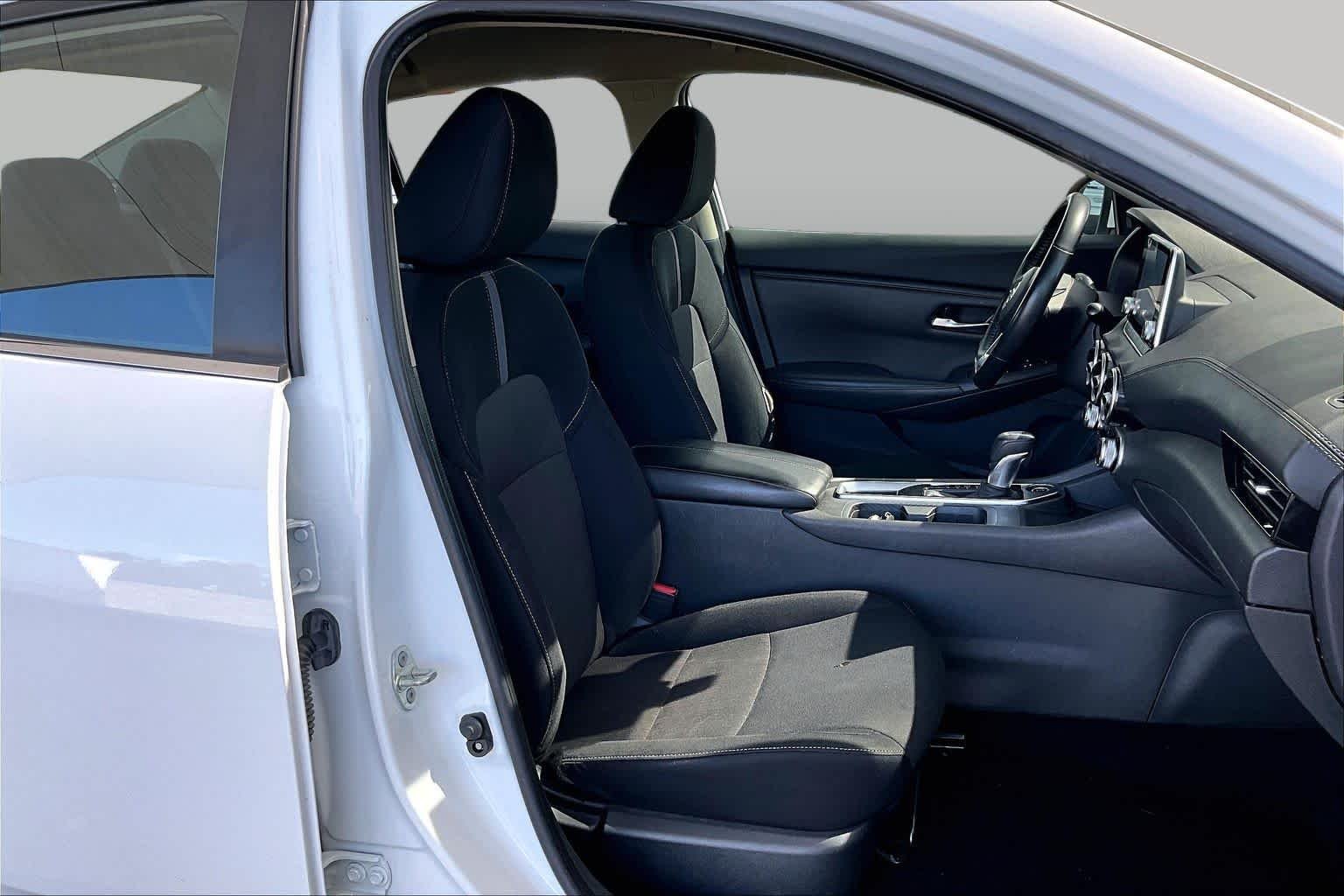 Certified Used 2022 Fresh Powder Nissan SV image 9
