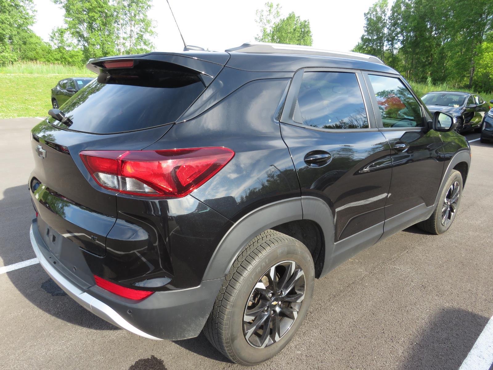 Used 2021  CHEVROLET TRUCK  image 7