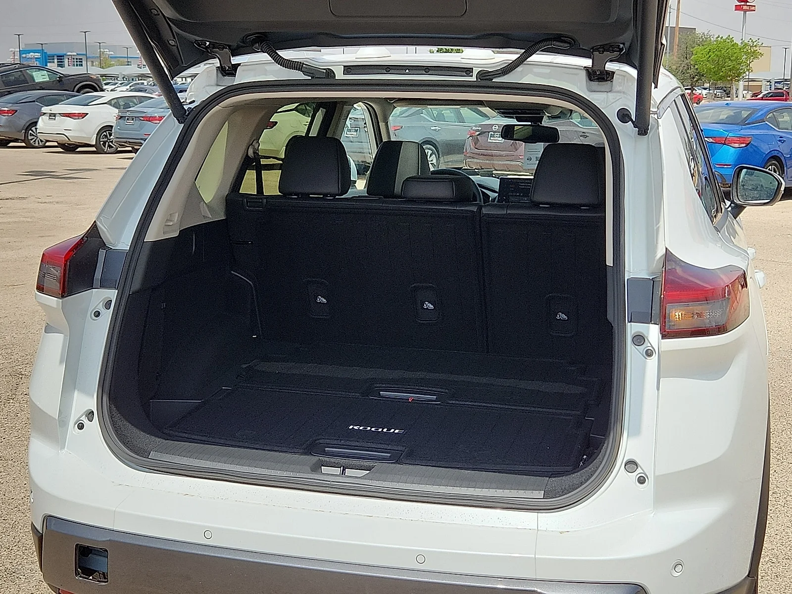 New 2025 QBE Everest WH Nissan SL Front-Wheel Drive image 9