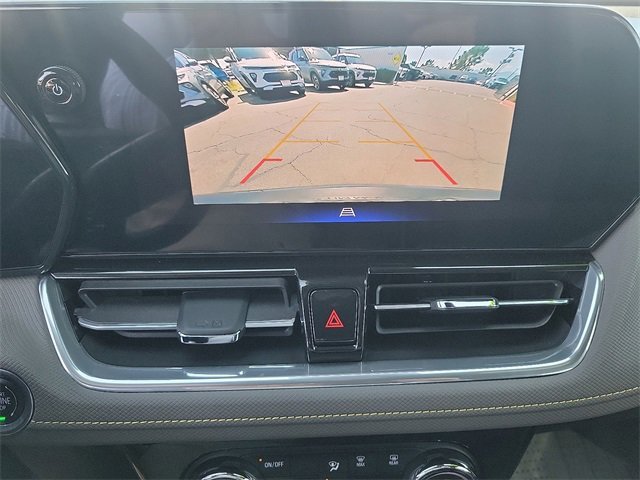 Used 2025 Iridescent Pearl Tricoat Chevrolet ACTIV image 15