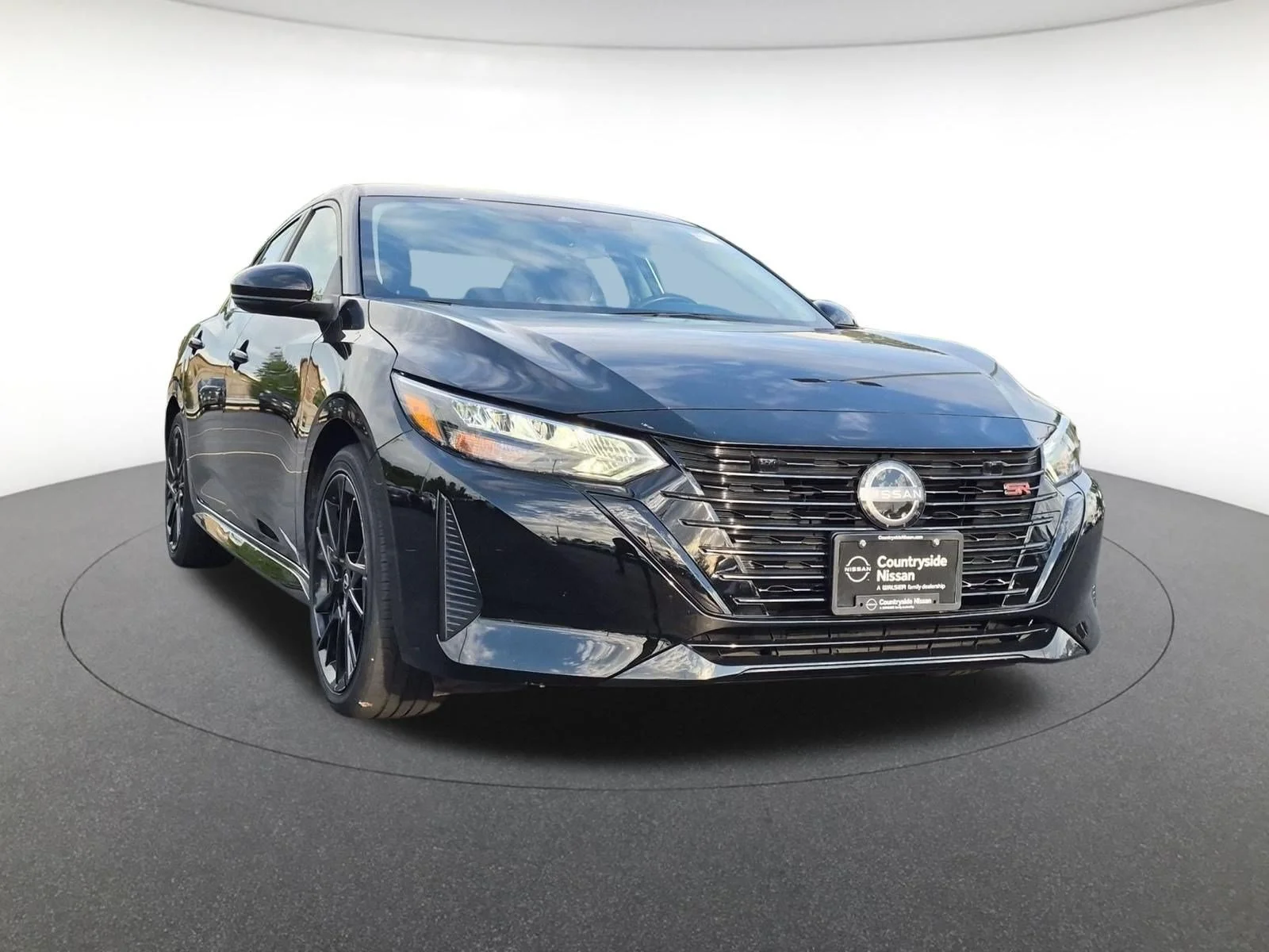 Used 2025 Super Black Nissan SR image 3
