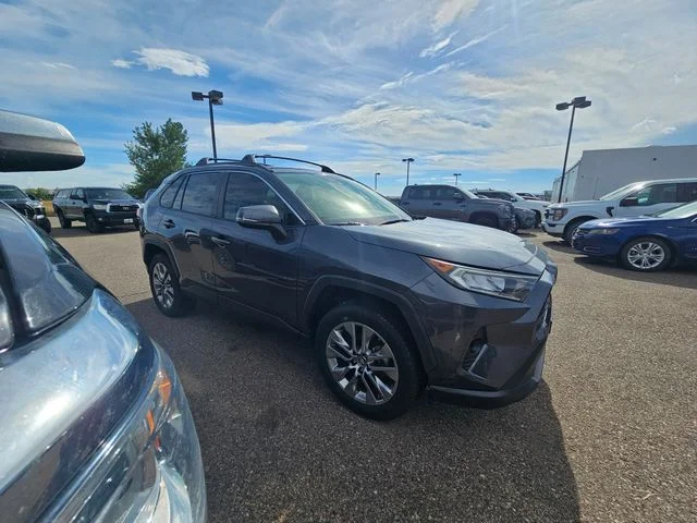Used 2019 Magnetic Gray Metallic Toyota XLE Premium image 6