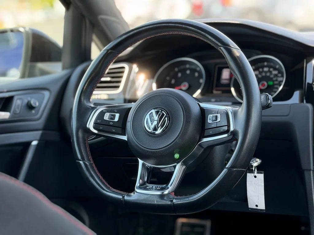 Used 2019 Black Volkswagen 2.0T S image 13