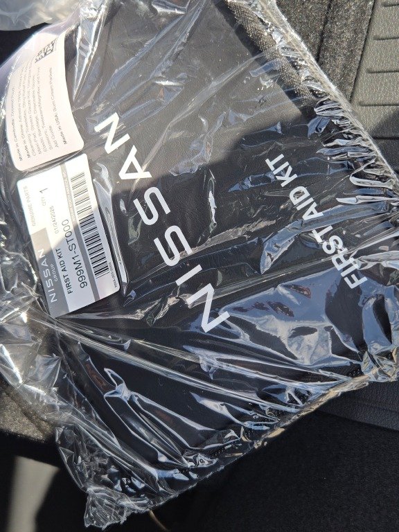 New 2026 Champagne Silver Metallic / Super Black Two-tone Nissan Platinum image 17