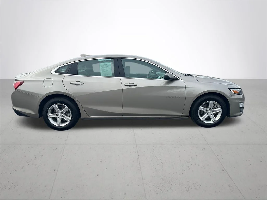 Used 2022 Gray Chevrolet LT image 6