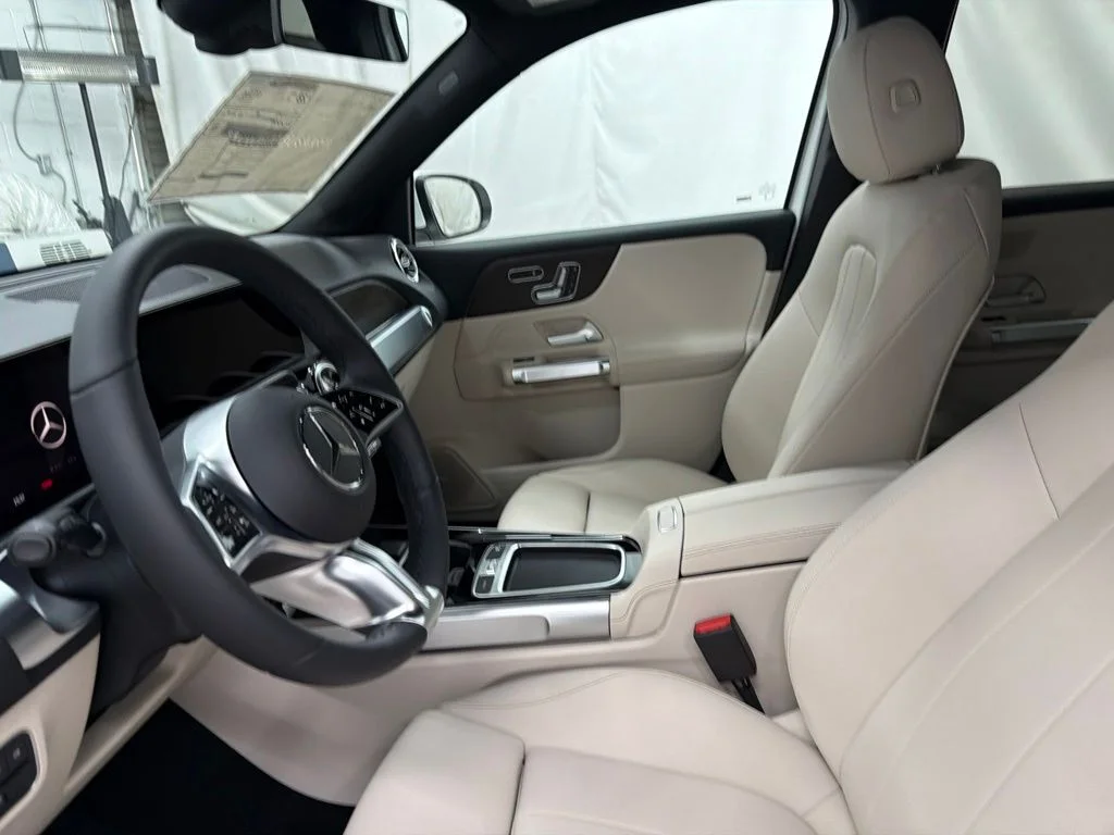 New 2026 White Mercedes-Benz GLB 250 image 14
