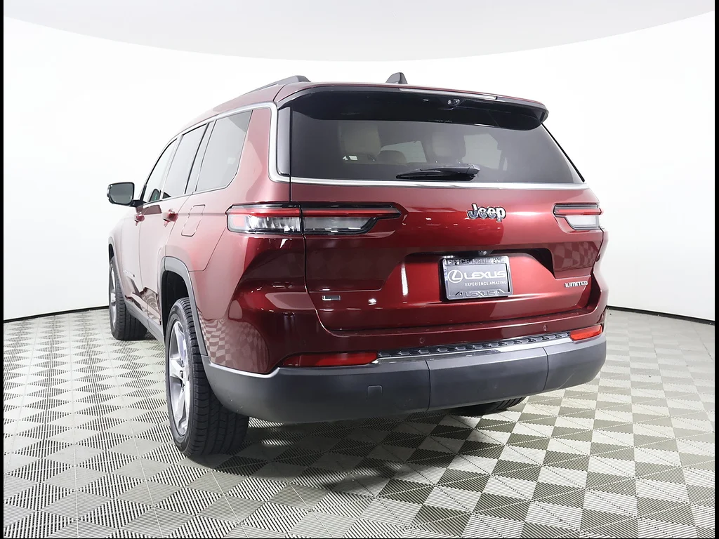 Used 2022 Velvet Red Pearl Coat Jeep Limited image 4