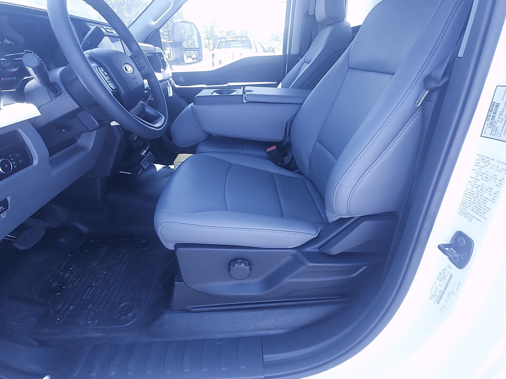New 2026 Oxford White Ford F-450® XL image 4