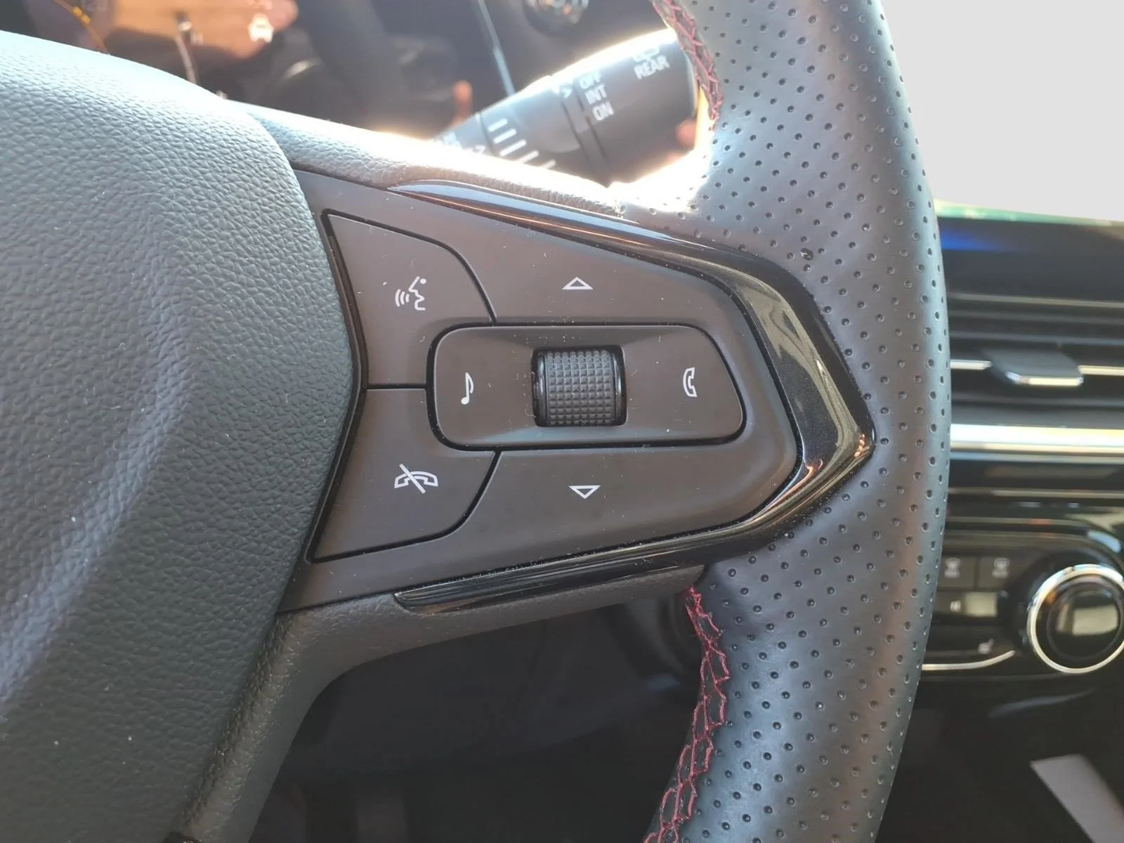 2024 Chevrolet Trax RS - Photo 21