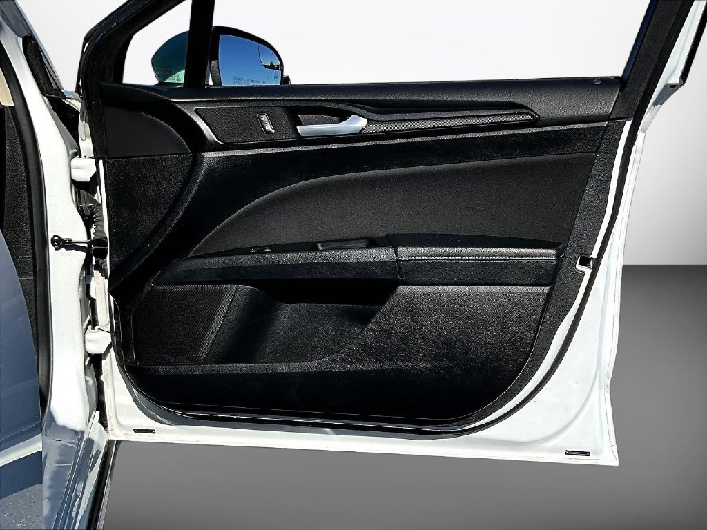 Used 2018 White Ford SE image 32